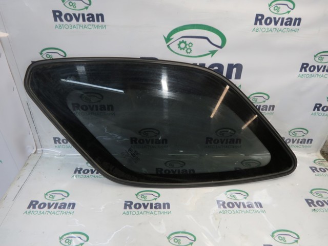 Скло кузова/багажного відсіку, праве 878201F000 HYUNDAI