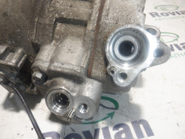 Насос кондиціонера Skoda SuperB 1