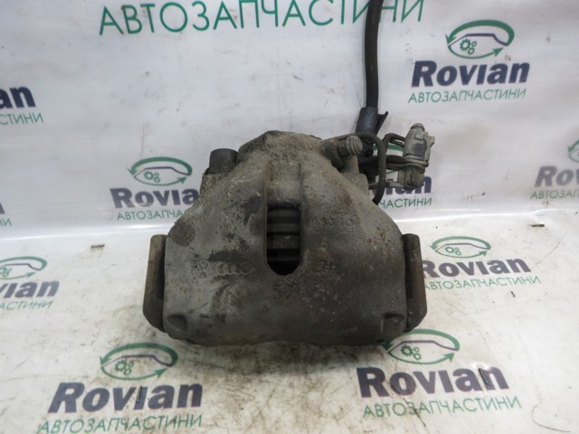 Супорт гальмівний, передній, правий 8D0615124B VAG