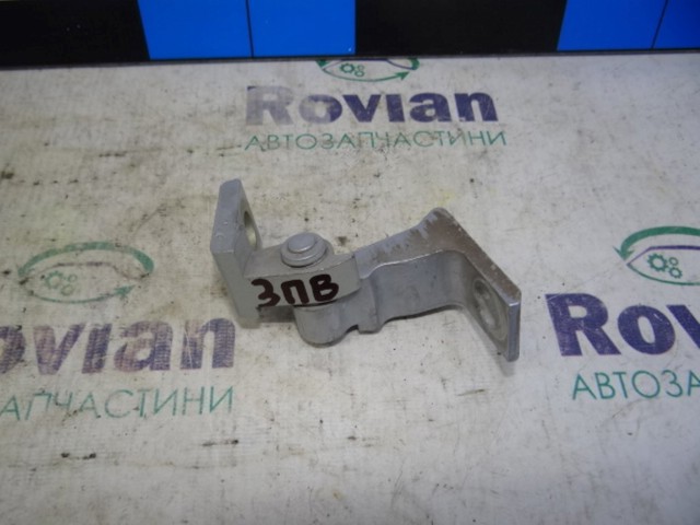 Петля задніх правих дверей 8K0831402D VAG