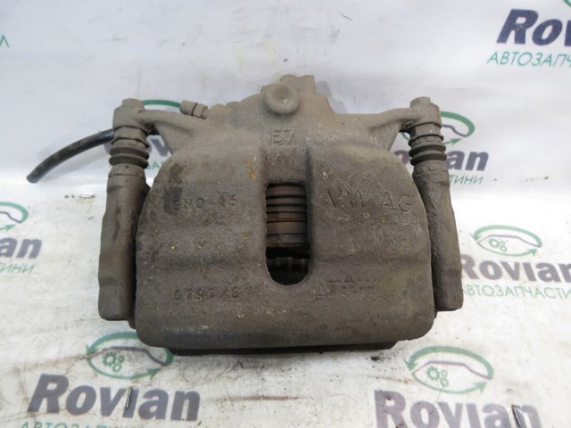 Супорт гальмівний, передній, правий 8V0615124 VAG