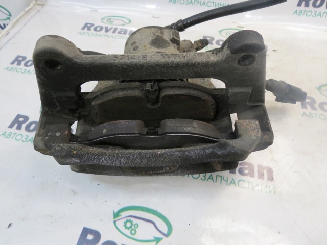 Супорт гальмівний, передній, правий 8V0615124D VAG
