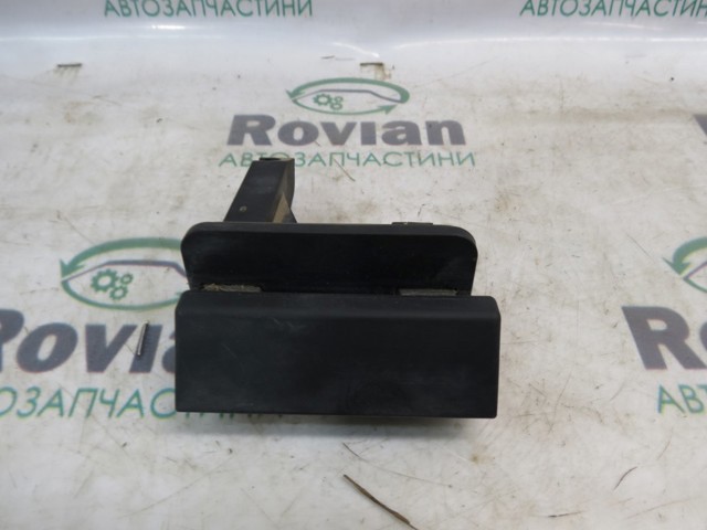 Ручка підйому скла дверей, заднього 903367S000 NISSAN