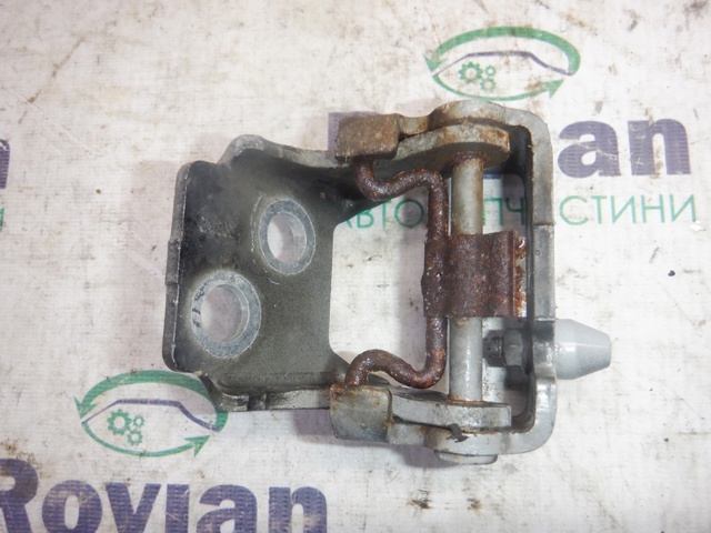 Петля передніх дверей права 9035T6 PEUGEOT