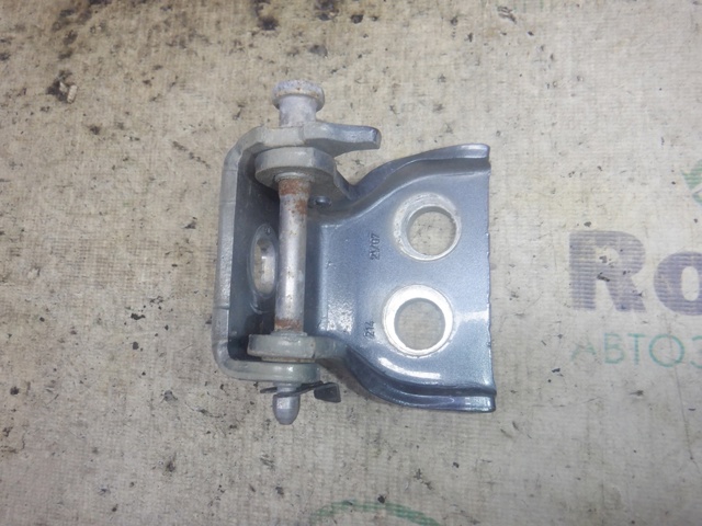 Петля передніх дверей лівих 9035V3 PEUGEOT