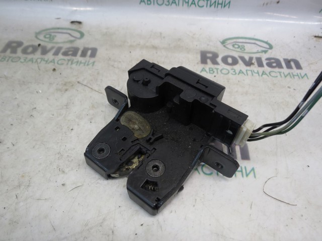 Замок і ручка дверей задка 90502EY10A NISSAN