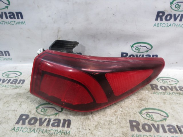 Фара задня права зовнішня 92402J9600 HYUNDAI