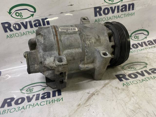 Компресор кліматичної установки 926005314R RENAULT