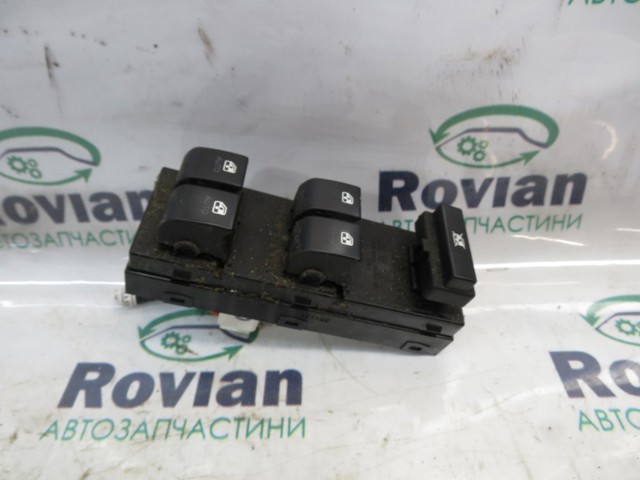 Кнопковий блок керування склопідіймачами передній лівий 935701H120 HYUNDAI