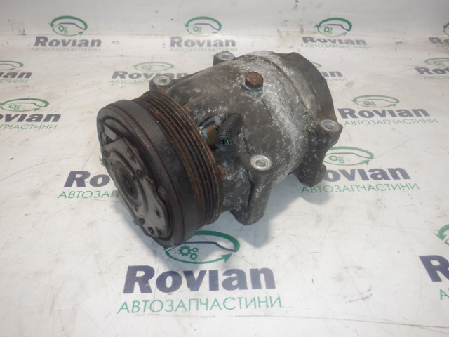 Компресор системи кондиціювання 96832900 GM