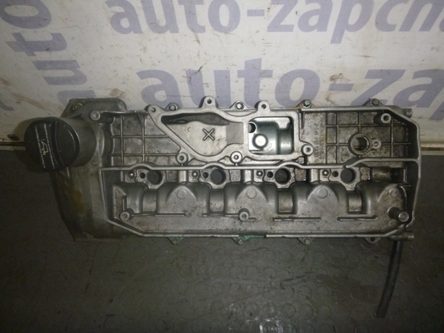 Кришка двигуна A6460101230 MERCEDES