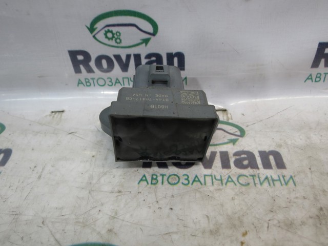 Управління включенням КОМ BT4A7H417CB FORD