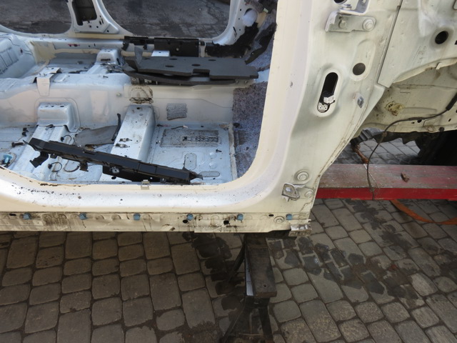 Поріг зовнішній правий LJ6Z7810128A FORD
