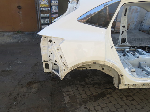 Бічна частина задні праві LJ6Z7827840A FORD