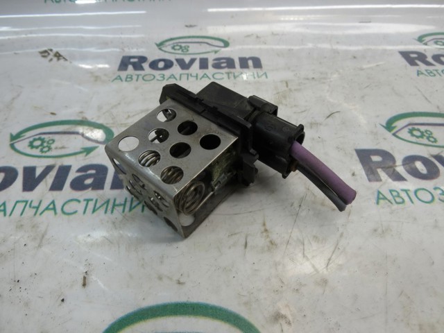 Резистор моторчика вентилятора A/C M142561069 RENAULT