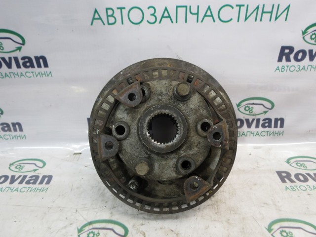 Маточина колеса передня MB891088 MITSUBISHI