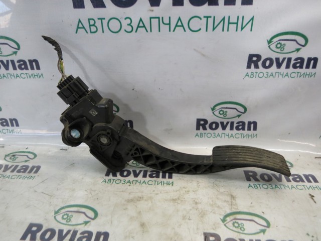 Підаль газу MN101544 PEUGEOT