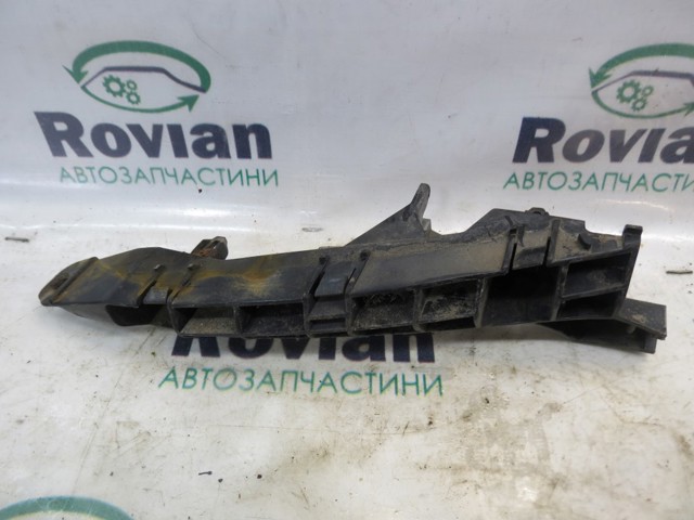 Кронштейн бампера переднього, зовнішній правий MN146320 MITSUBISHI