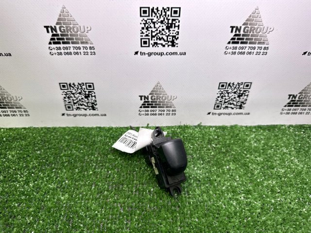 Кнопка вмикання двигуна склопідіймача задня 254111KL5A NISSAN