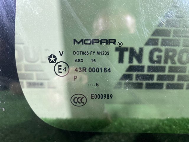 Стукло багажника, праве 68003726AB CHRYSLER