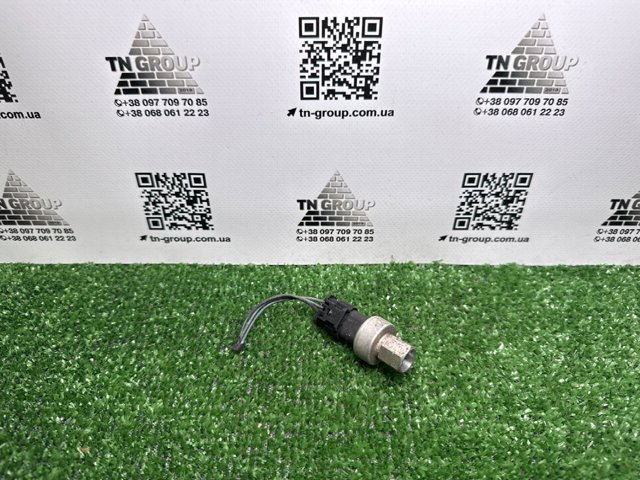 Датчик тиску кондиціонера 68156982AA CHRYSLER