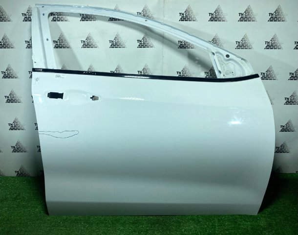 Пасажирські передні двері 68158724AD CHRYSLER