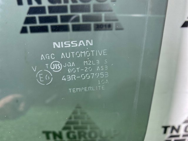 Скло заднє ліве 823015HA0B NISSAN