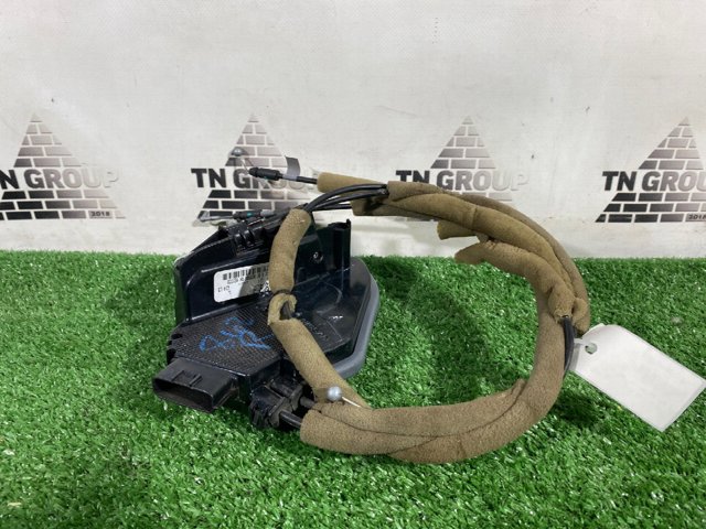 Замок задніх дверей, правих 825004BA0B NISSAN