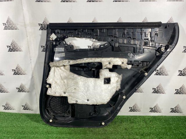 Облицювання задніх лівих дверей 829014BA0A NISSAN