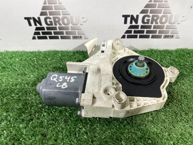 Моторчик склопідйомника двері задніх, лівих 8K0959811A VAG