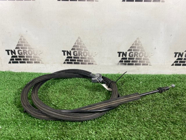 Трос відкриття капота, задній 8R1823535 VAG