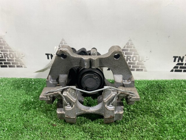 Задній гальмівний супорт лівий 8V0615423D VAG