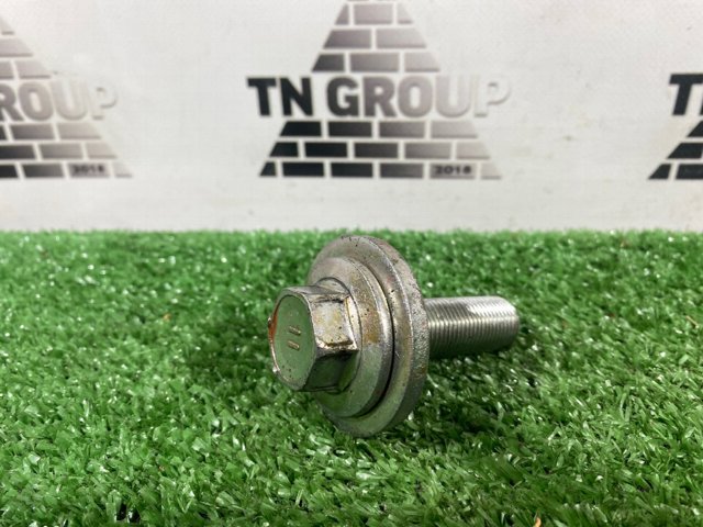 Болт колінвалу 9011916020 TOYOTA