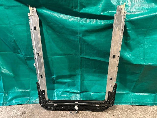 Панель люка 913064BA0A NISSAN