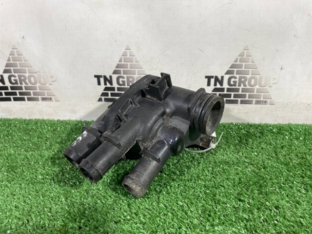Корпус термостата в зборі DS7Z8592F FORD