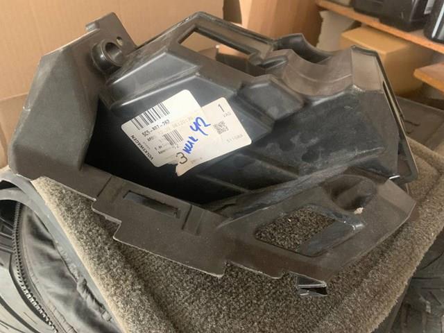 Кріплення протитуманки правої 5C5807262 VAG