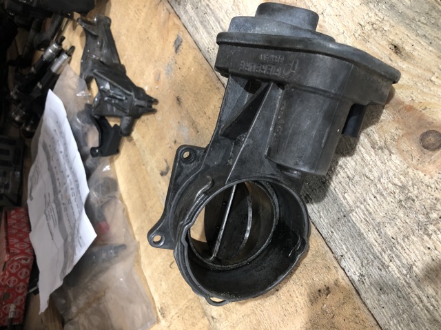 Дросільна заслінка в зборі 07Z128070G VAG