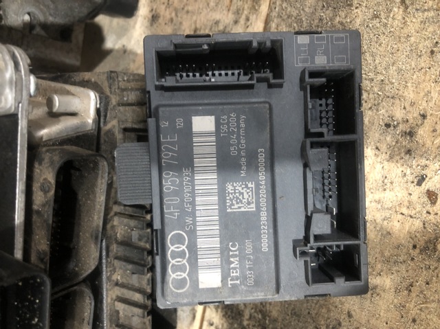 Блок комфорту передніх дверей 4F0959792E VAG