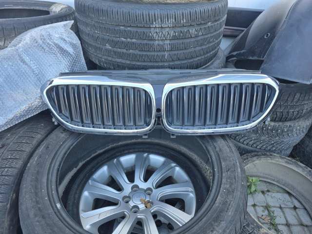 Решітка радіатора 51747497279 BMW