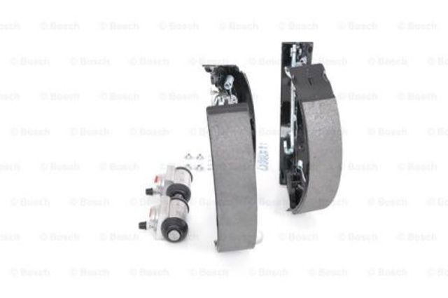 Колодки гальмівні задні, барабанні 0204114896 BOSCH