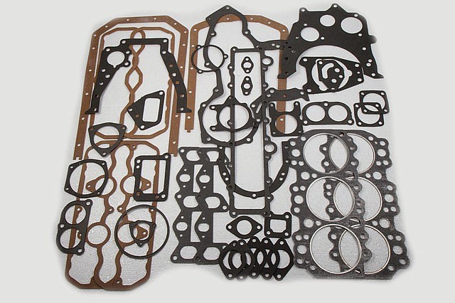 Комплект прокладок двигуна, верхній 023636501 VICTOR REINZ