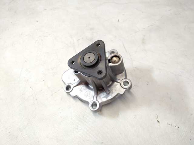 Насос охолоджуючої рідини 2511025002 HYUNDAI
