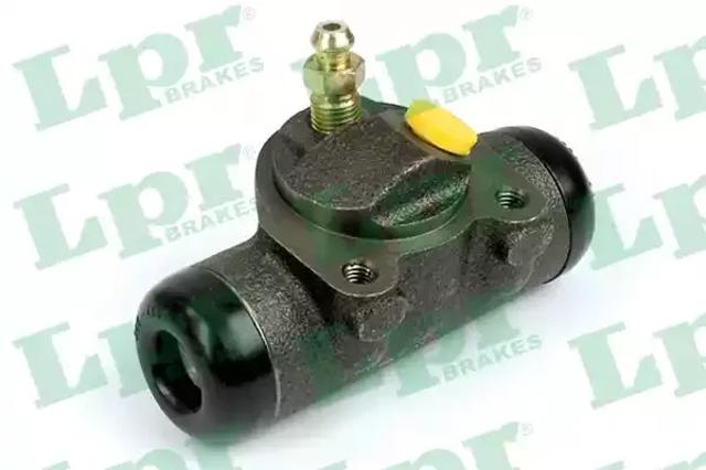 Свічки запалювання (запальні) і дроти 4656 NGK