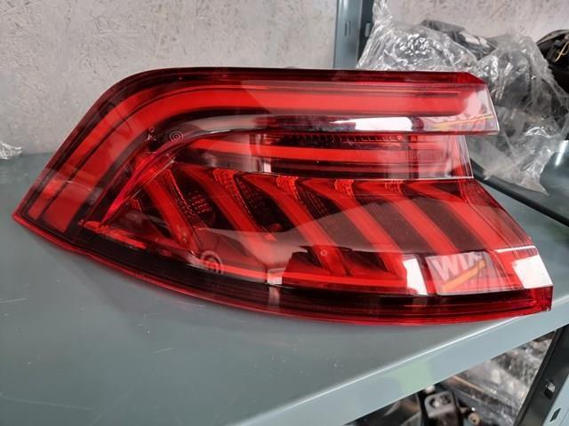 Ліхтар задній лівий, зовнішній 4M8945069 VAG
