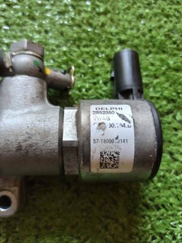 Регулятор тиску палива 04L130764B VAG