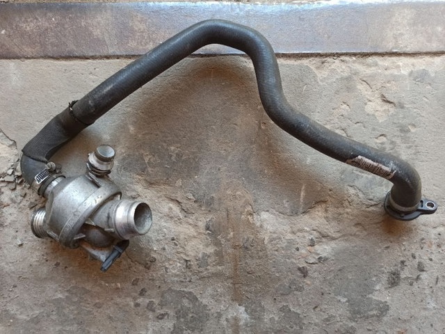 Шланг (патрубок) термостата 11537545890 BMW