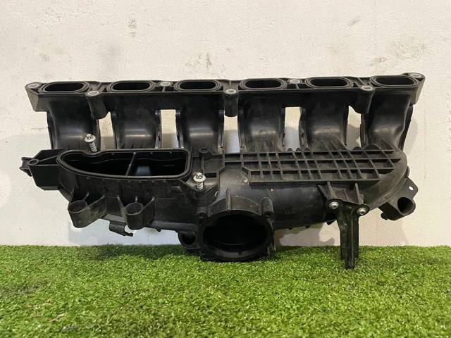 Колектор впускний 11617576911 BMW