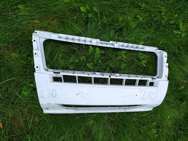 Центр переднього бампера 1305760070 FIAT
