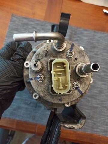Корпус паливного фільтра 1371051080 FIAT