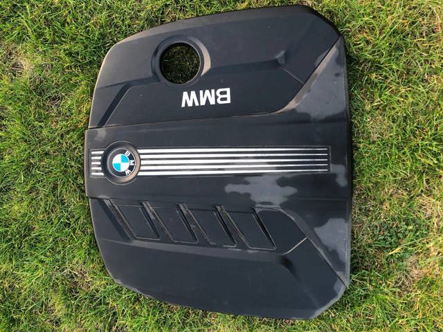Кришка двигуна декоративна 13717802847 BMW